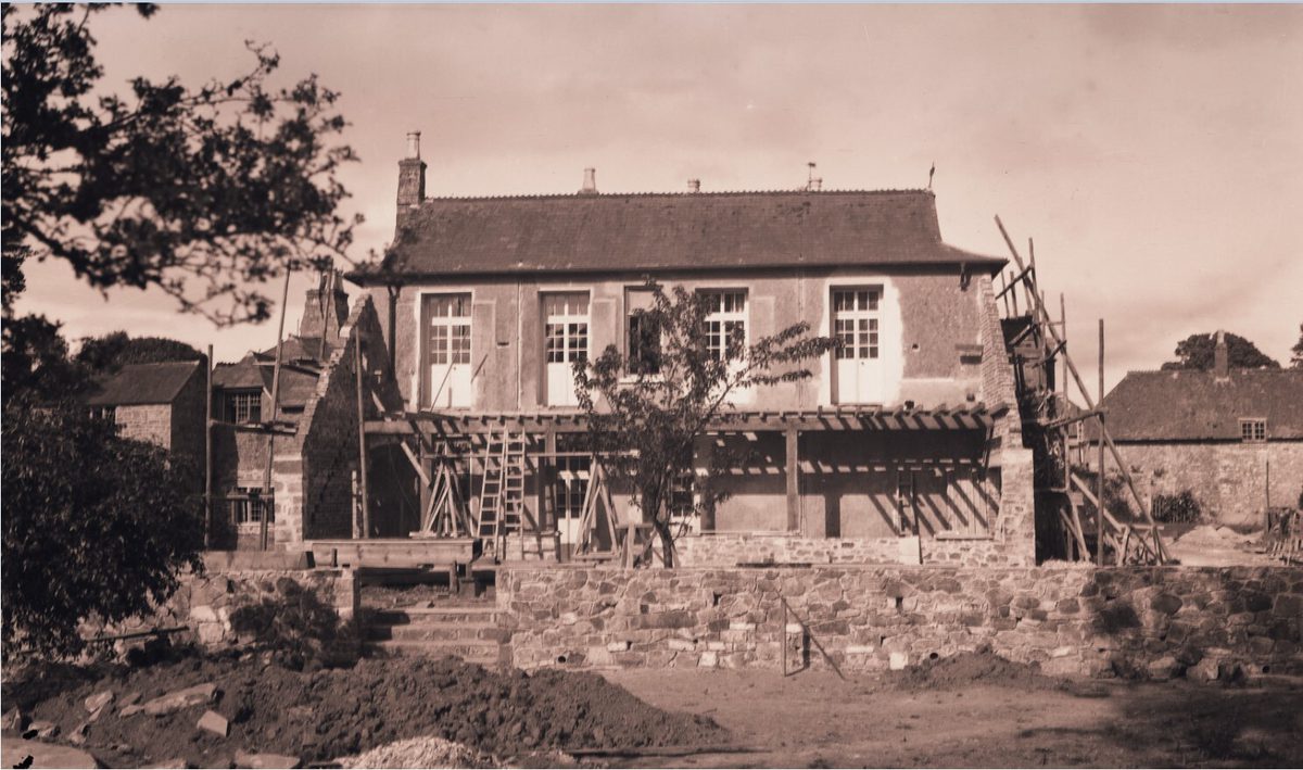 Historic photo of the Barn before reconstruction, 1926
